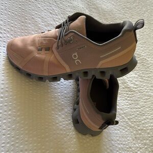 On
Cloud 5 Waterproof